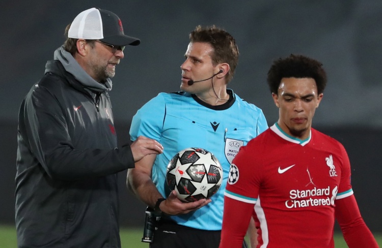 全明星赛在 1974 年首次在克利夫兰的市政球场举行，吸引了 7 万名观众