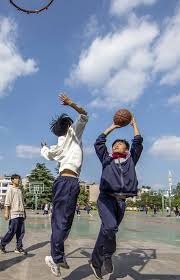 喀麦隆体育部长与足协主席埃托奥决裂，前者指责后者操纵选举